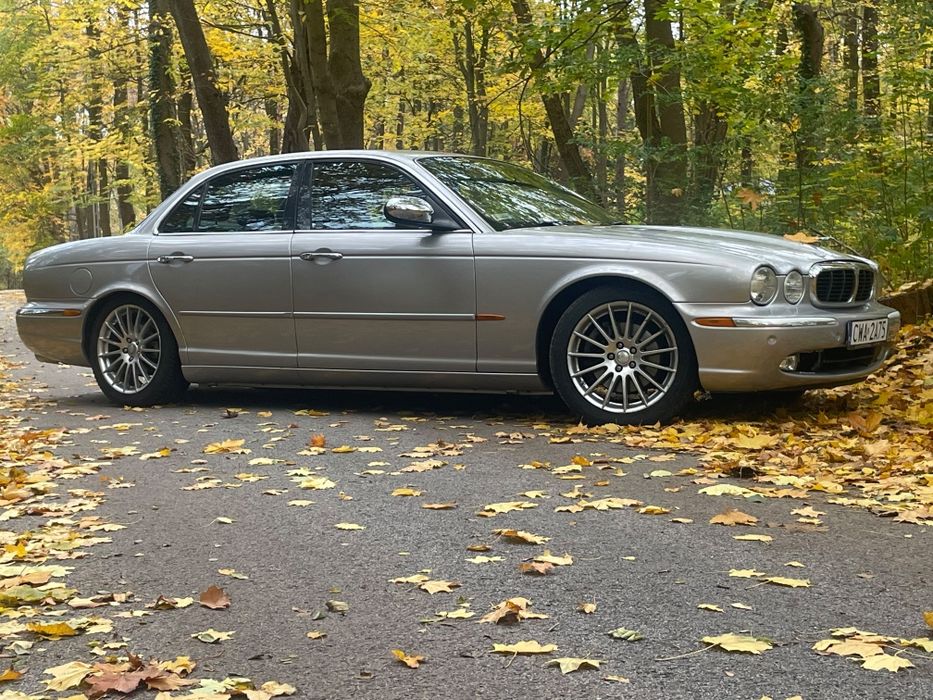 Jaguar XJ