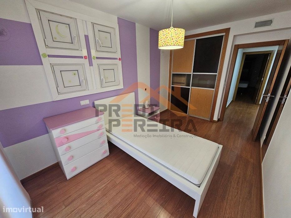 Arrendamento T3 com terraço e garagem, Urb. Jardim da Amoreira, Ram...