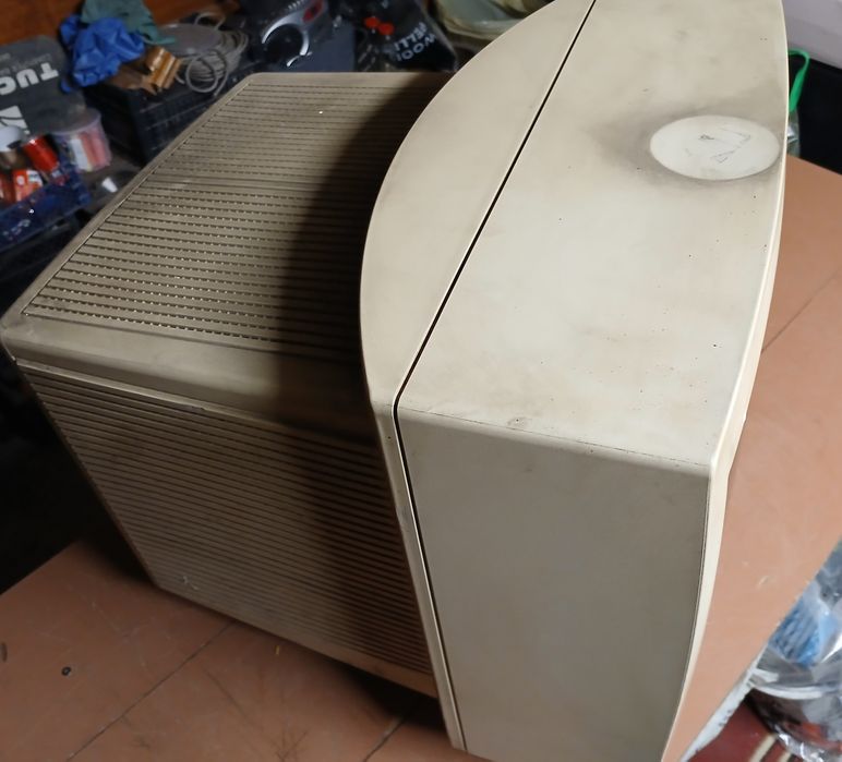 Monitor CRT 19" marki HITACHI model CM751ET z roku 1997