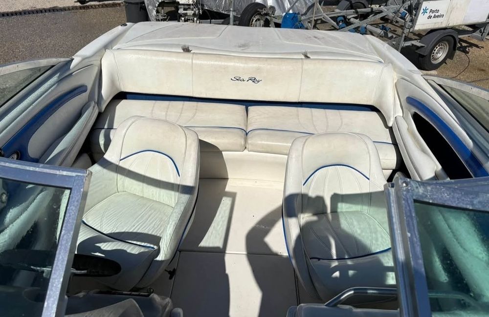 Barco proa aberta Sea ray