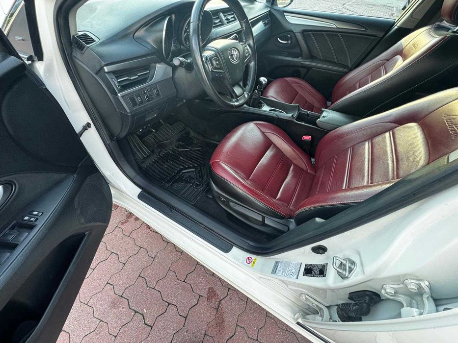 Toyota Avensis SELECTION 2018 PL salon. FA 23% OKAZJA Lekko uszk.