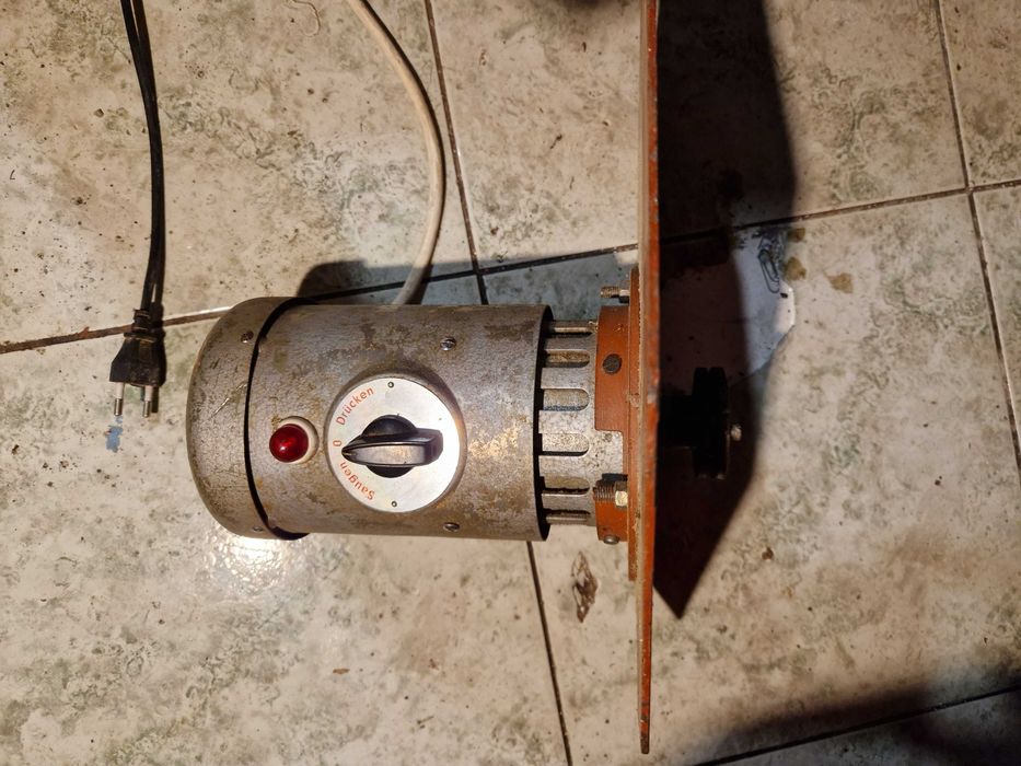 silnik bezszczotkowy z wyłacznikiem i mocowaniem silnika i napędu