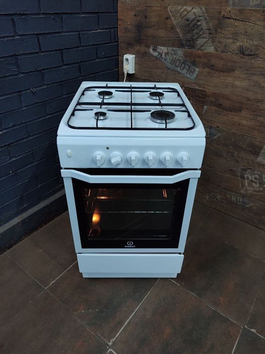 Комбінована плита Amica (газова з електро духовкою) з гарантією. Склад