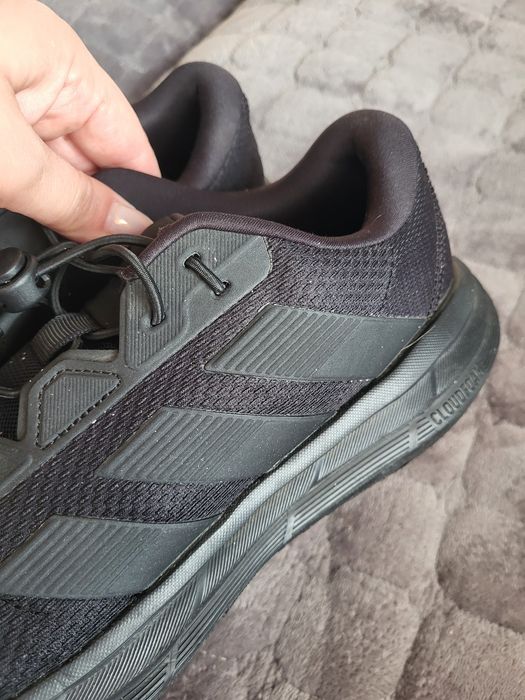Buty sportowe Adidas Cloudfoam – rozmiar 43 1/3