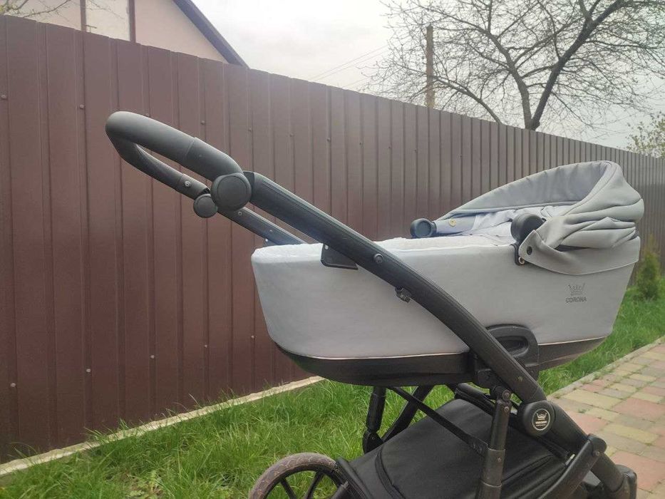 Дитяча коляска в хорошому смані