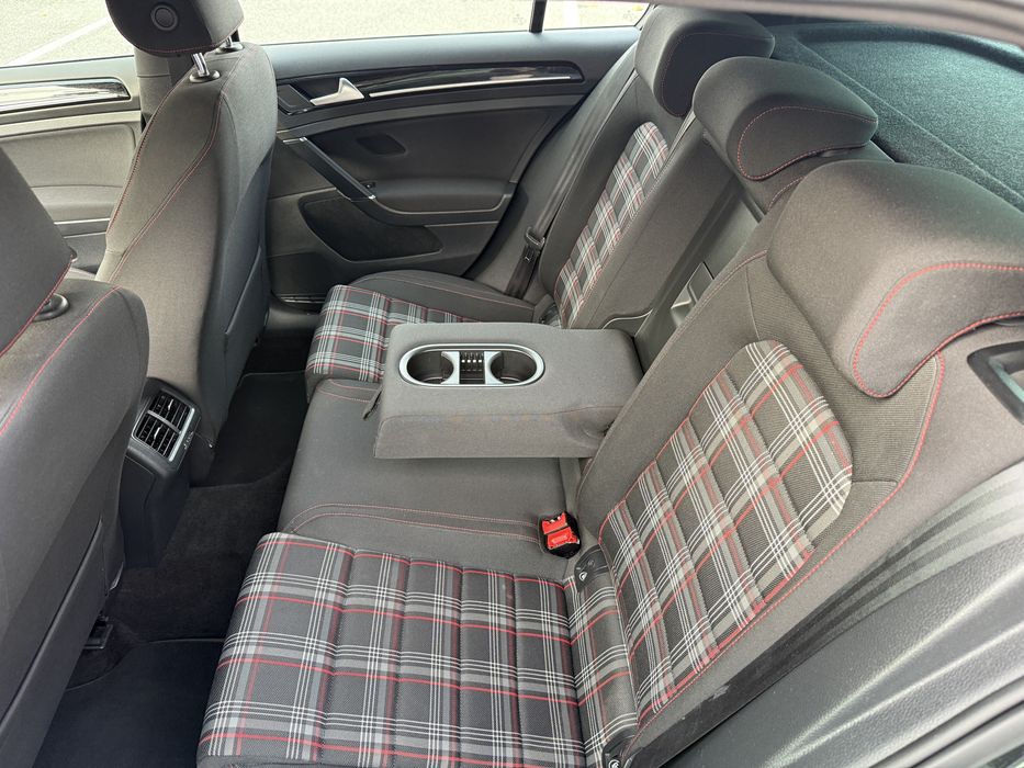 Volkswagen VII Golf GTI