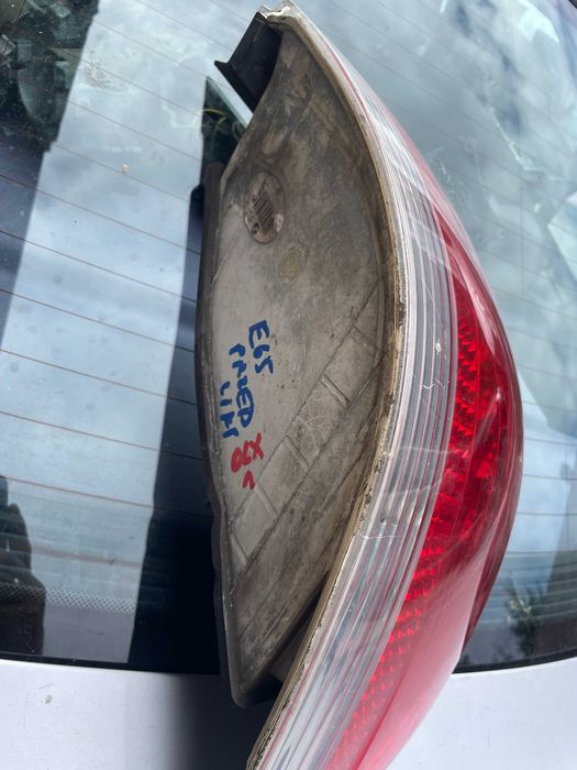Bmw 7 e65 przed LIFT lampa lewy prawy tył w błotnik biały kierunek