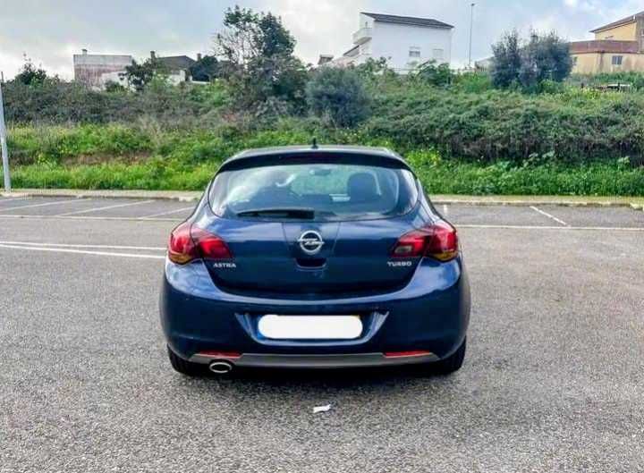 Opel Astra J 1.4 Turbo 140HP Sport full extras 2010. Estimado.