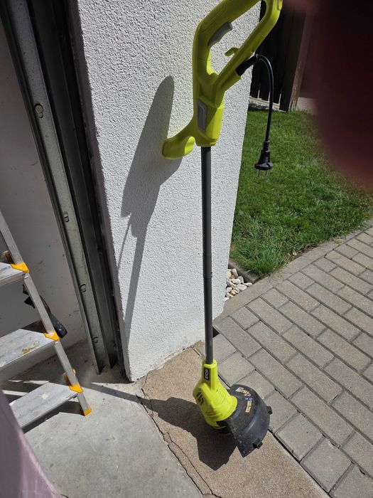 Podkaszarka Ryobi elektryczna