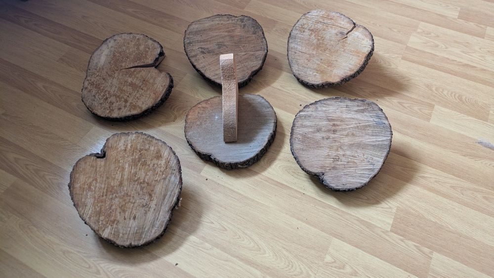 Дубові полиці на стіну зі зрізів