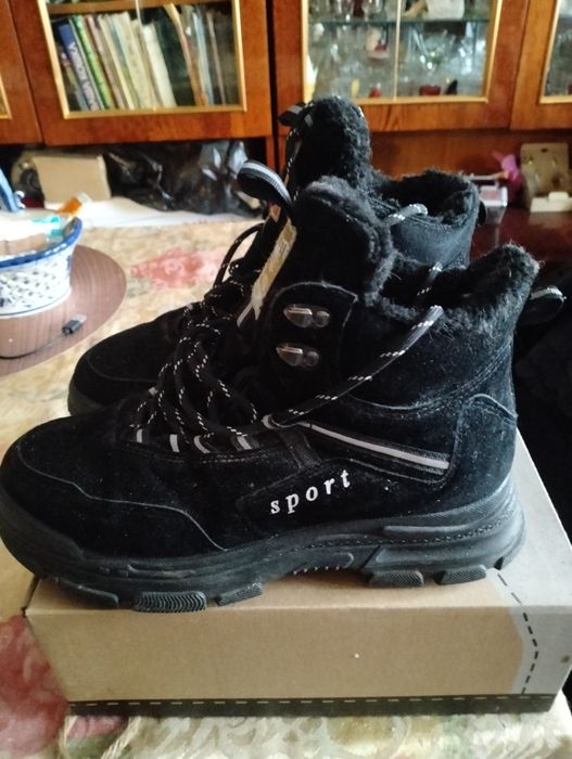 Кроссовки женские зимние  39р