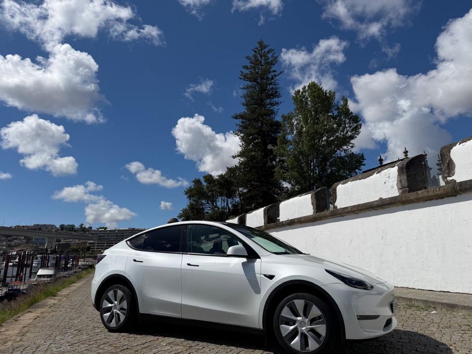 Motorista TVDE  TESLA Y - Conduz o nosso carro a full-time