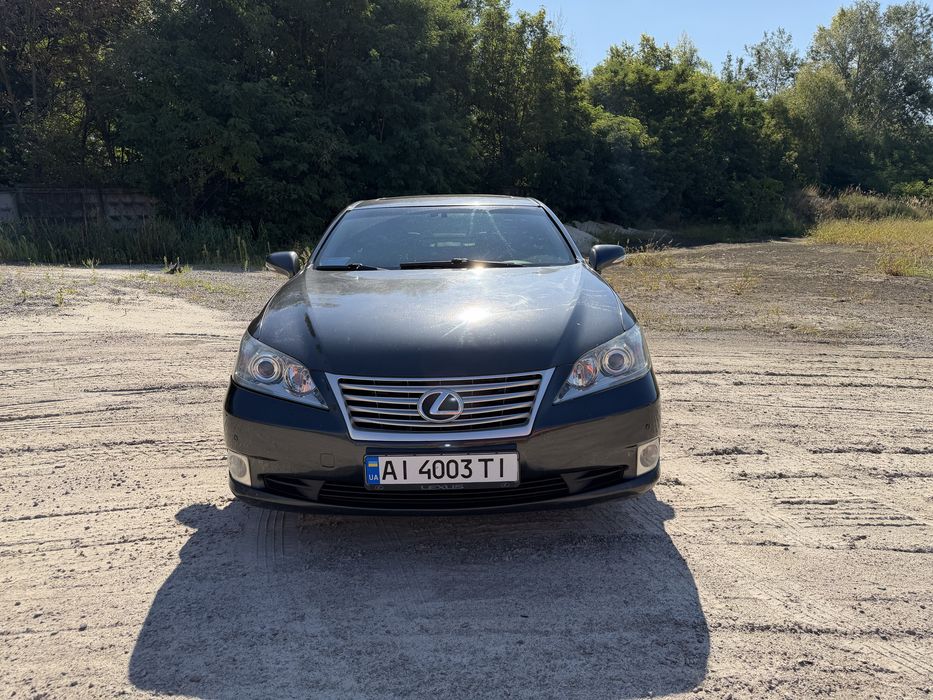 Лексус ес 350   2011 рік