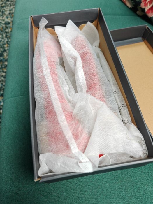 Balerinki, półbuty Ecco rozm 41. Piękna czerwień