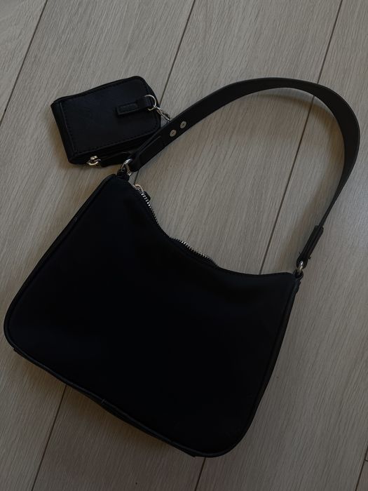 Жіноча чорна сумка GUESS