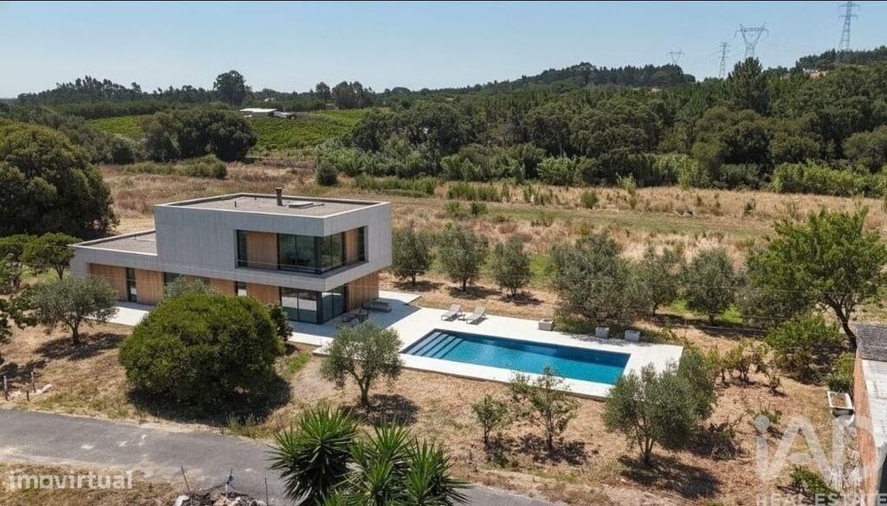 Terreno para construção em Alcoentre de 923,00 m2