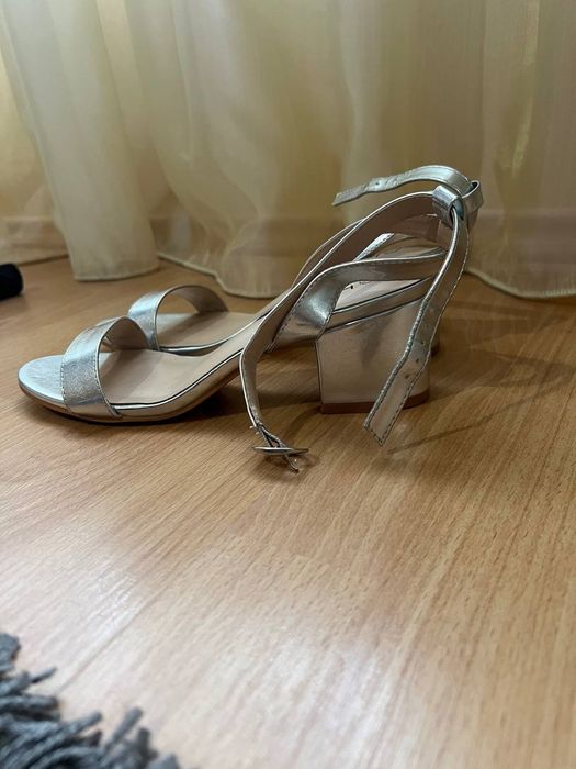 Босоніжки жіночі НОВІ