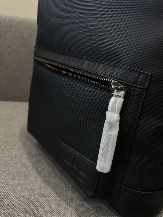 Мужской рюкзак Calvin Klein COATED CENTER ZIP BACKPACK43 Оригінал