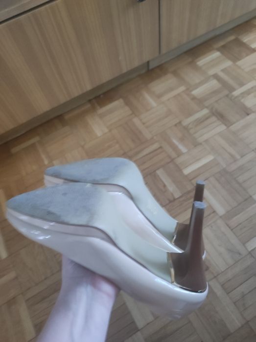 Buty, szpilki beżowe, rozmiar 38
