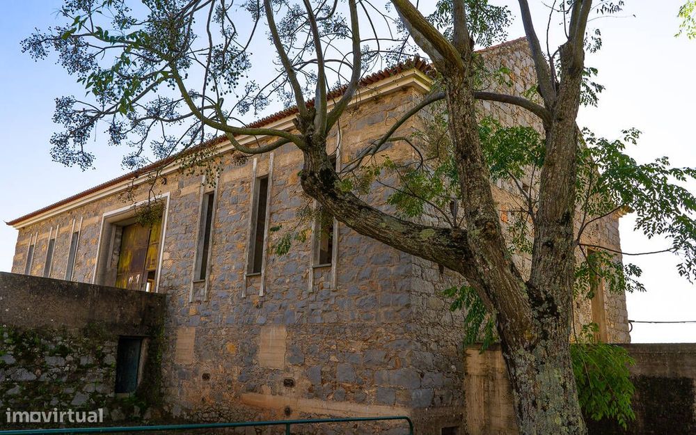 Armazém no Centro de Marmelete