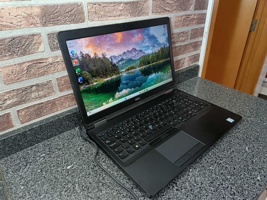Dell Latitude E5570 core i5 SSD 256gb RAM 4gb DDR4