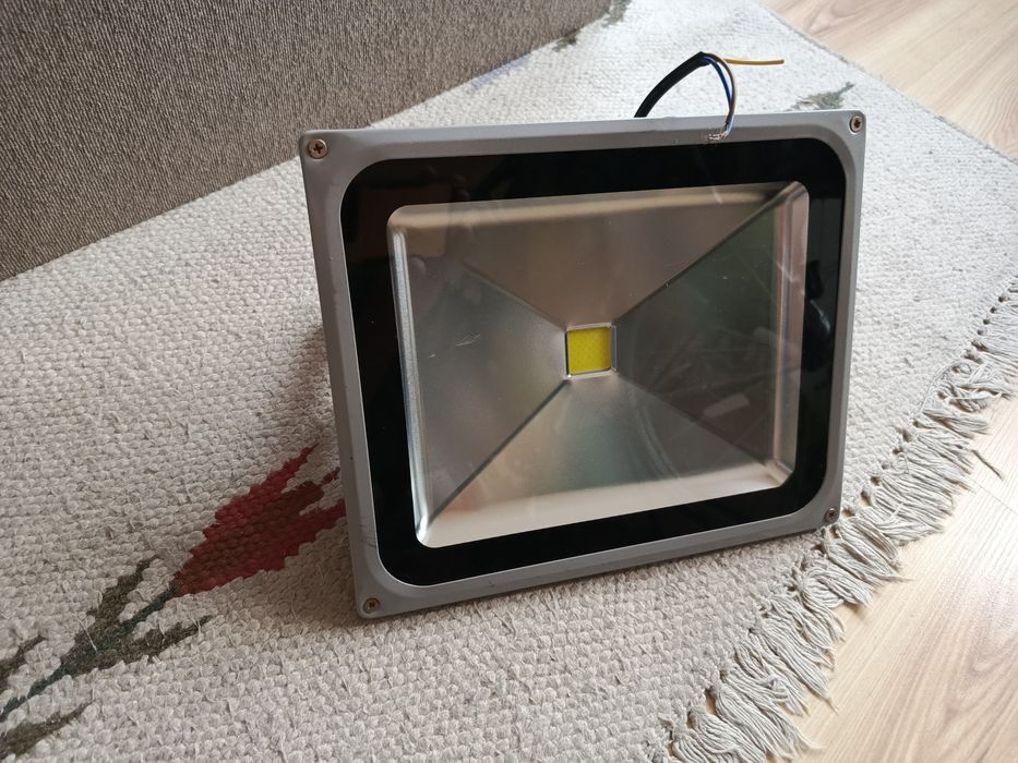 Przemysłowa duża lampa wisząca LED/moc 50W/6000K/garaż/poddasze