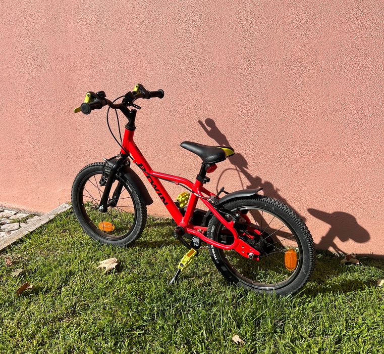 Bicicleta criança Decatlhon B-TWIN 900 roda 16 +barra aprendizagem