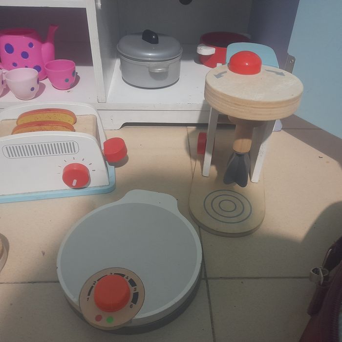 Vendo cozinha de criança com acessórios