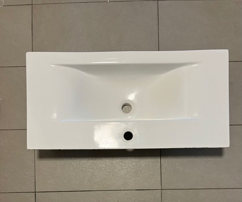 Sprzedam umywalkę 81cmx39cmx17cm stan bardzo dobry