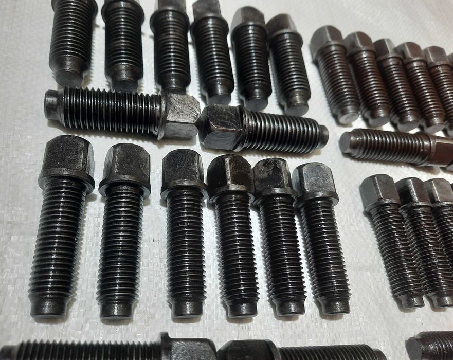 Болт М14; М16; М18; M20 в резцедержатель, 8шт, новые