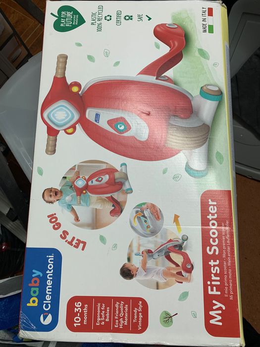 Scooter clementoni para bebé