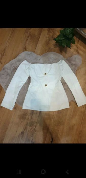 Biała bluzka blazer