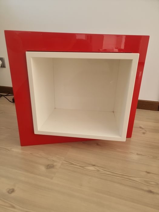 Estante tipo cubo de parede