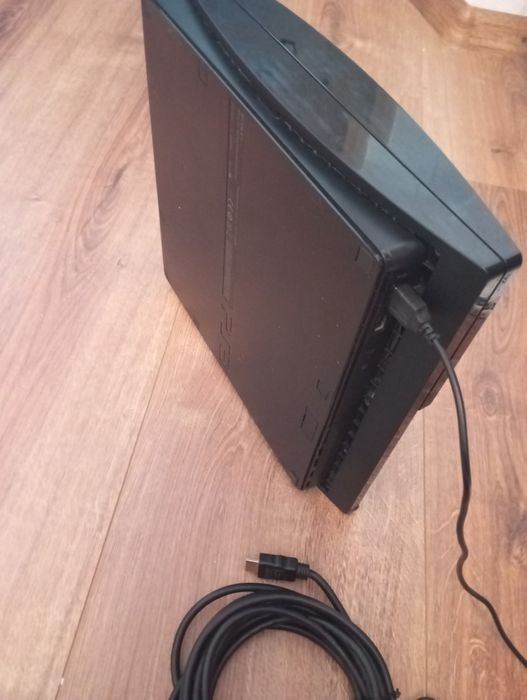 Sony PlayStation 3 500 GB в хорошем состоянии