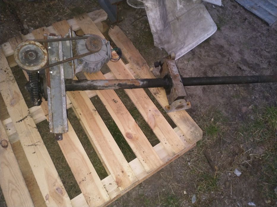 Fotowoltaika Tracker śruba trapezowa