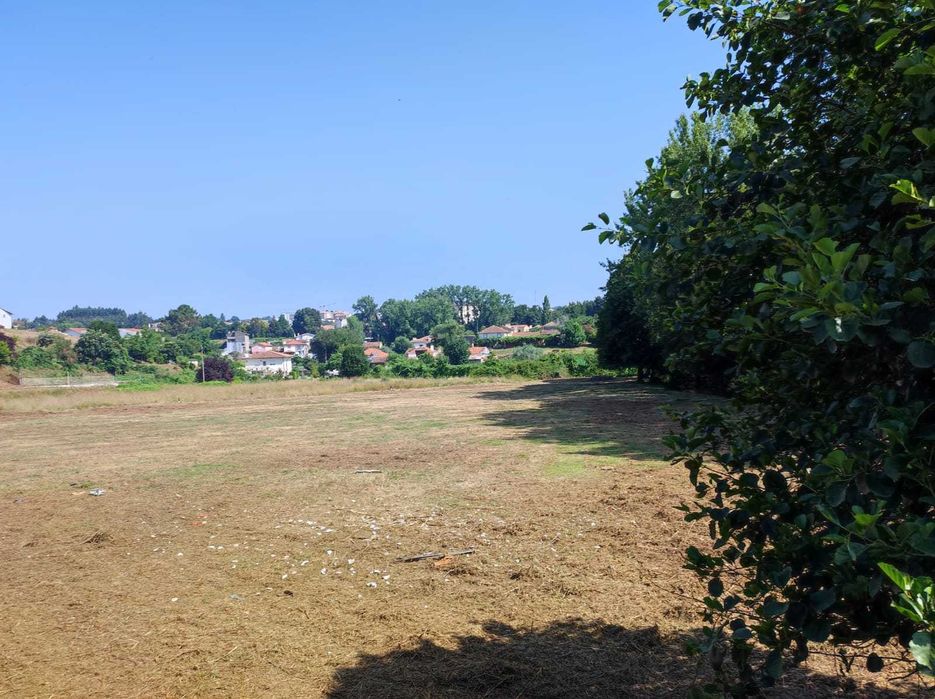Terreno na Rua Francisco Costa Neves (Pombos)- Santa Maria da Feira