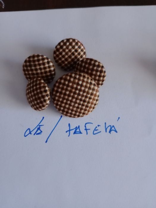 Botões forrados a tecido