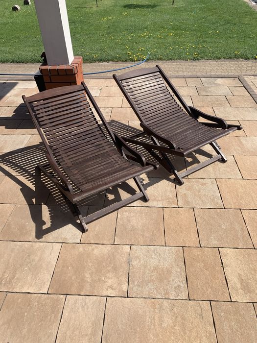 Drewniany leżak ogrodowy składany z funkcją bujania