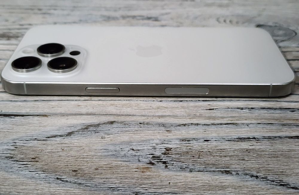 iPhone 15 pro max 1Tb Silver eSIM 560$ магазин