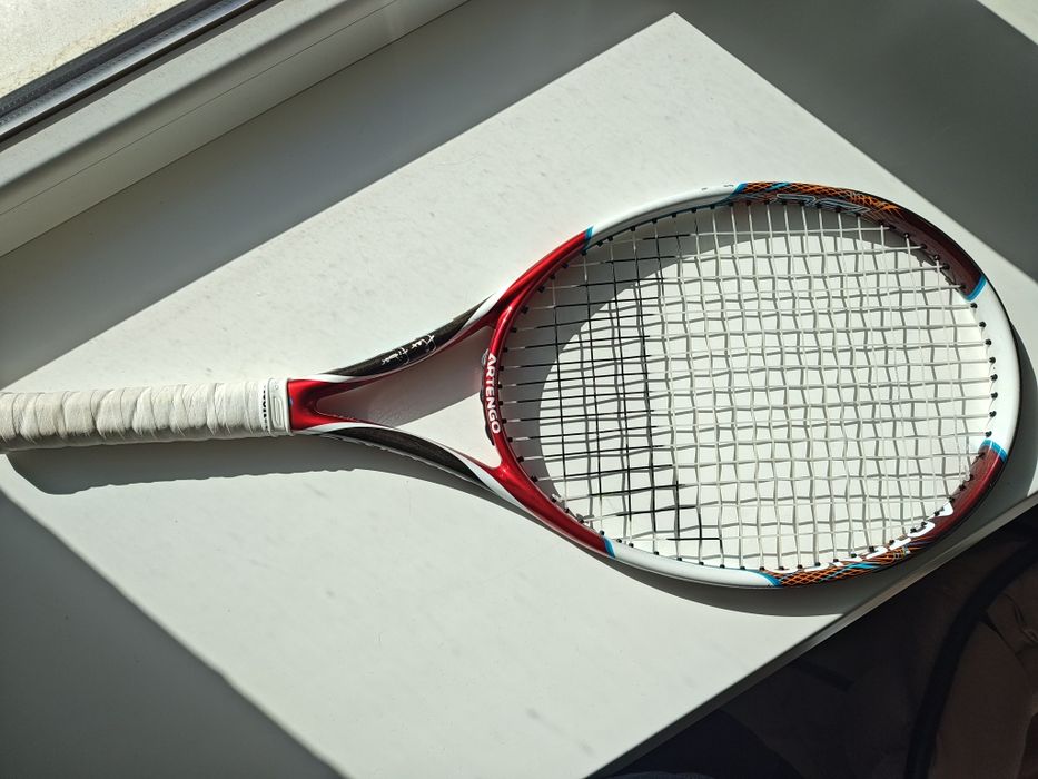 Ракетка для великого тенісу