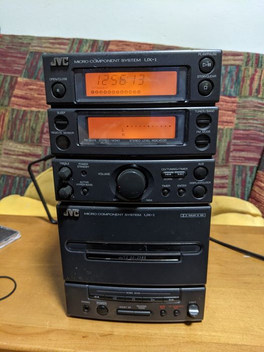 Музичний центр JVC UX-1.