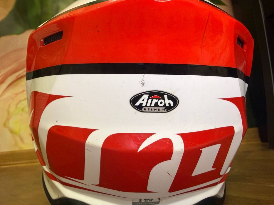 Продам Airoh wraap
