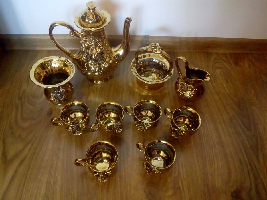 Сервіз новий золотистий на 6 персон