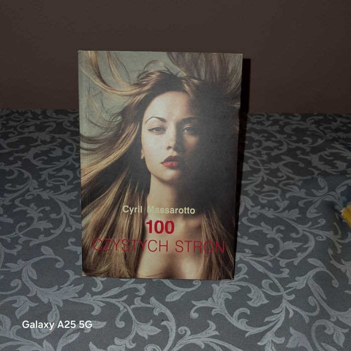 Cyril Massarotto - 100 Czystych Stron. O podróży w czasie.