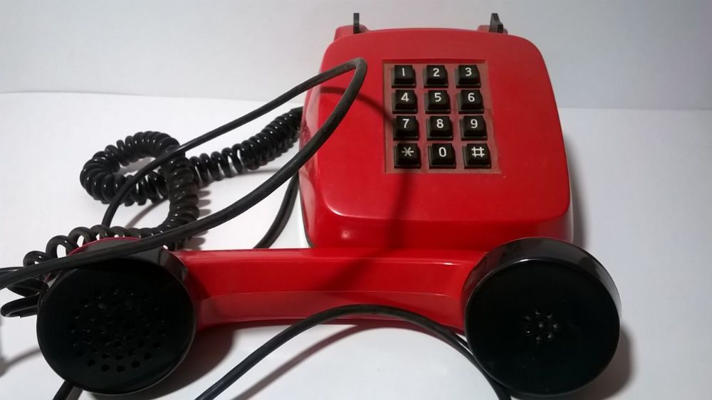 Телефони дві штуки