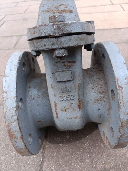 Zasuwa do wody dn 100