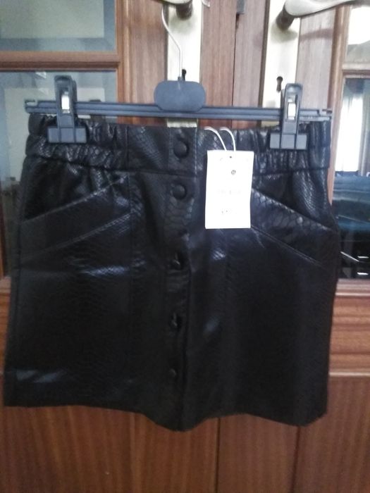 Saia nova tam.M Bershka
