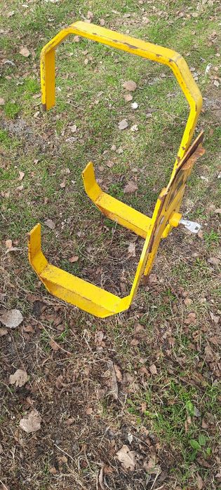 Blokada koła przyczepy kempingowej auta