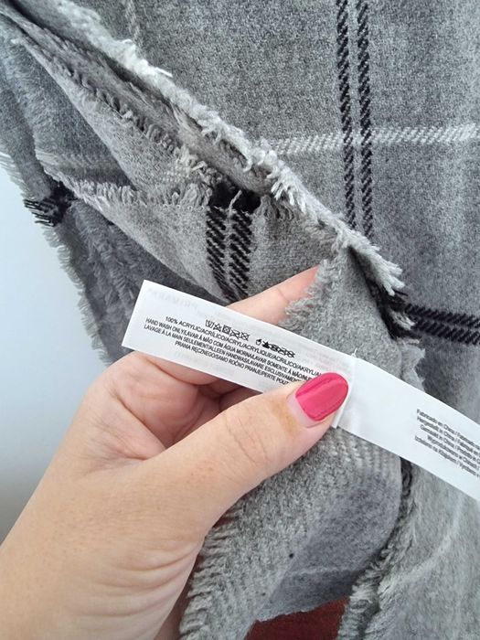 Cachecol cinzento com padrão quadriculado Primark - nunca usado