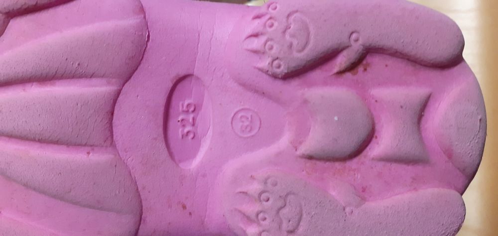 Sapatos  e chinelos criança baratos